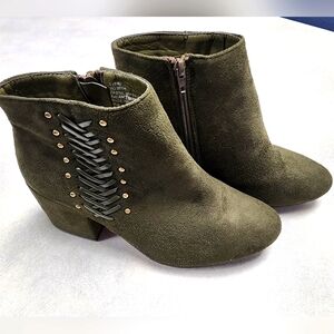 GUC Green Suede-Like Booties